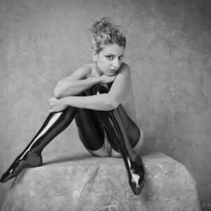 Nude model in latex stockings, Dara, b&w photo © Craig Morey 2002