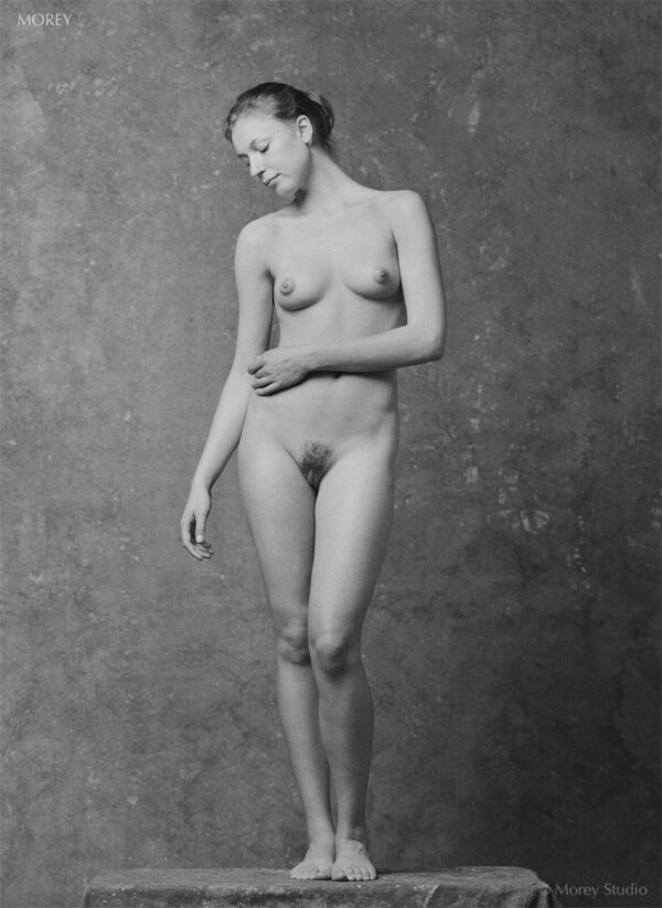 Yelena B&W Full Length Nude in studio, photo by Craig Morey ©2005
