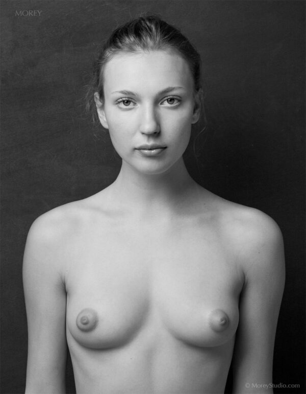 Nude portrait of Yelena, b&w photo by Craig Morey ©2005