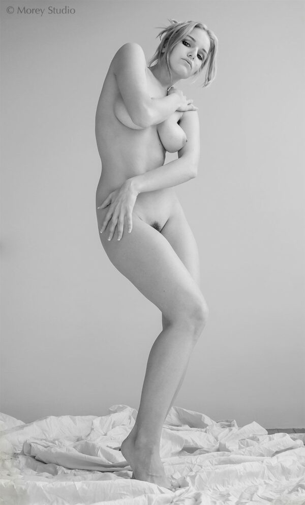 Artistic b&w nude photo of Liz Ashley, by Craig Morey ©2009