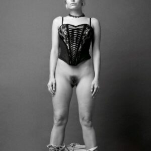 Erotic nude full length image of model Liz Ashley, b&w photo by Craig Morey ©2008